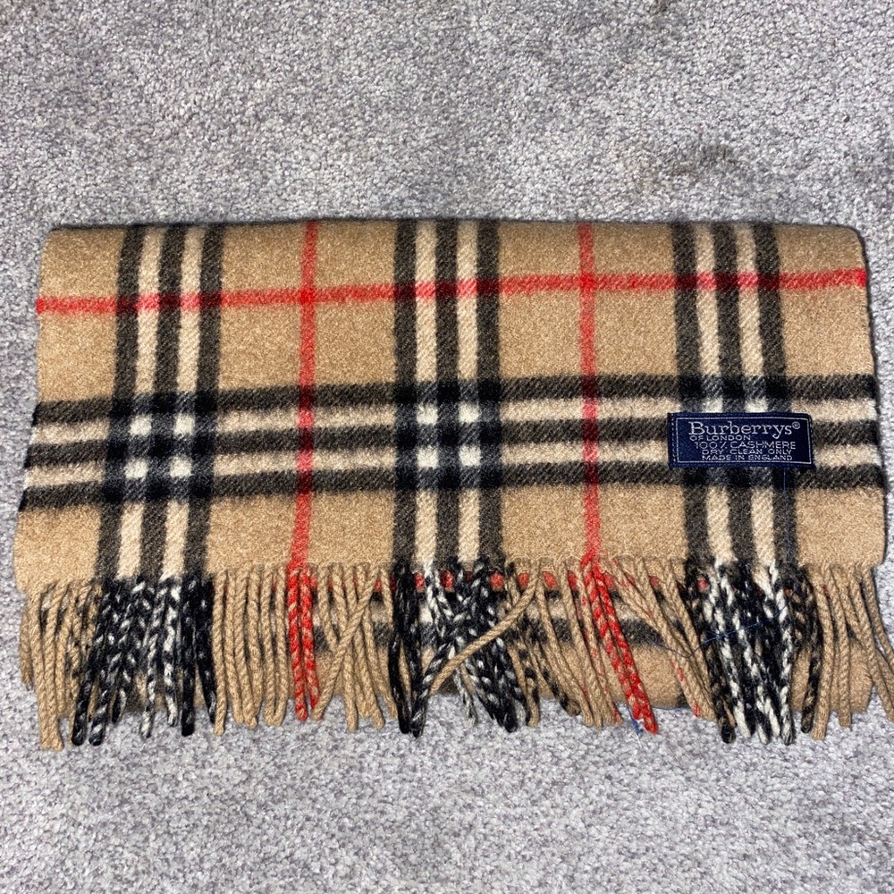 Burberrys of London 100% Cashmere mini burberry
